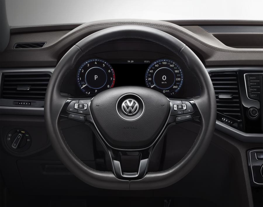 Панель приборов Volkswagen Teramont 2017 года  (CN) (фото 9 из 40)
